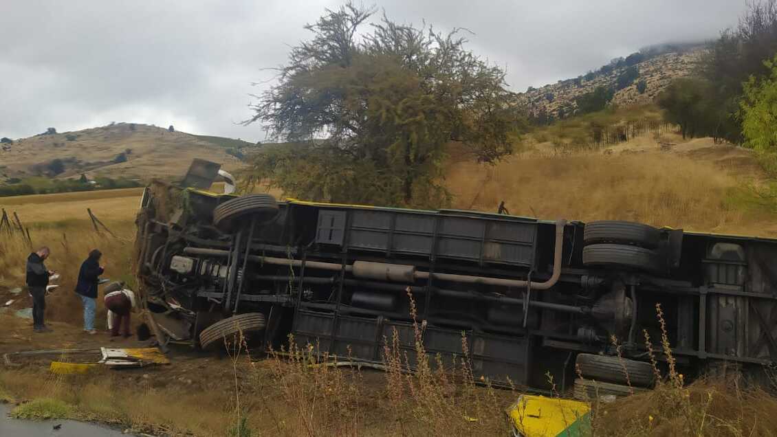 Dos Fallecidos Dej Volcamiento De Un Bus En Ruta Que Une San Javier Y