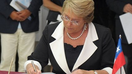 Bachelet alabó el sistema de salud cubano y firmó acuerdos en biotecnología