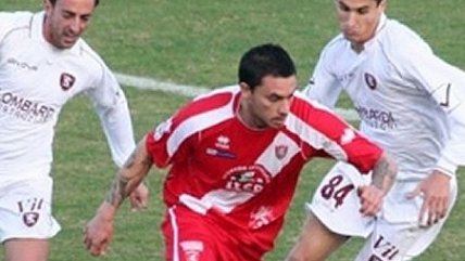 Pinilla defendió opción de mantenerse en Grosseto para no perder continuidad