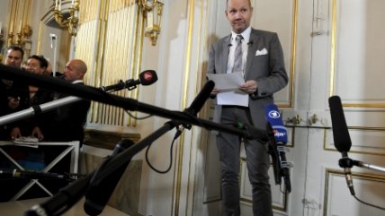   Así fue anunciado el premio Nobel de Vargas Llosa 