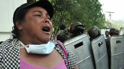   Familiares intentan recuperar los cuerpos de reos muertos en Honduras 