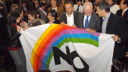 Aylwin recibió la bandera del 