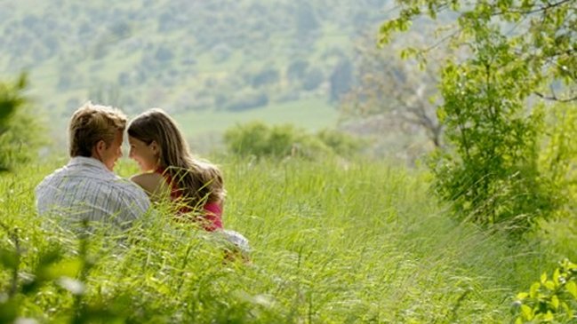  Estudio comprobó que la primavera propicia el amor  