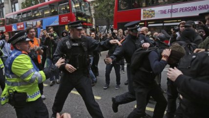   Cerca de 100 mil británicos se manifestaron contra medidas de austeridad 