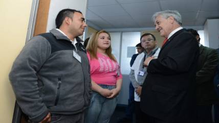  Presidente Piñera visitó a padres de siamesas  