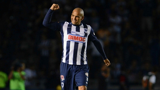 Humberto Suazo llegó a un acuerdo con Monterrey para no jugar este sábado