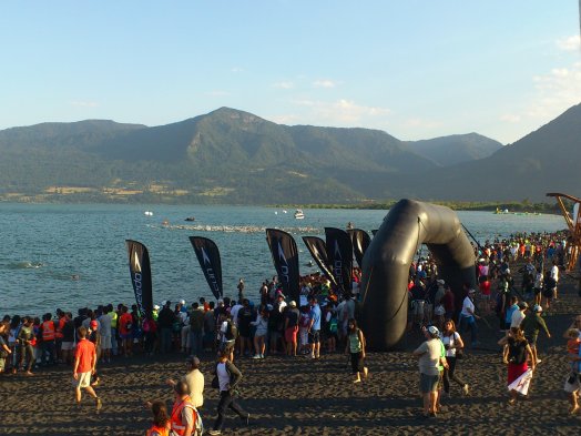 Este domingo 13 de enero se realizó el Ironman de Pucón 70.3, que contempló un trazado de 1.9 km de natación, 90 km de ciclismo y 21 km de trote. La prueba la ganó el brasileño Reinaldo Colucci en varones, mientras que en las damas la vencedora fue la chilena Valentina Carvallo. Este domingo 13 de enero se realizó el Ironman de Pucón 70.3, que contempló un trazado de 1.9 km de natación, 90 km de ciclismo y 21 km de trote. La prueba la ganó el brasileño Reinaldo Colucci en varones, mientras que en las damas la vencedora fue la chilena Valentina Carvallo.