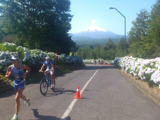 Este domingo 13 de enero se realizó el Ironman de Pucón 70.3, que contempló un trazado de 1.9 km de natación, 90 km de ciclismo y 21 km de trote. La prueba la ganó el brasileño Reinaldo Colucci en varones, mientras que en las damas la vencedora fue la chilena Valentina Carvallo. Este domingo 13 de enero se realizó el Ironman de Pucón 70.3, que contempló un trazado de 1.9 km de natación, 90 km de ciclismo y 21 km de trote. La prueba la ganó el brasileño Reinaldo Colucci en varones, mientras que en las damas la vencedora fue la chilena Valentina Carvallo.
