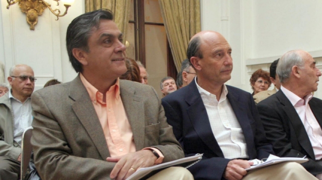 Organizaciones de DD.HH. acusan a Cheyre de ser cómplice de crímenes en dictadura Organizaciones de DD.HH. acusan a Cheyre de ser cómplice de crímenes en dictadura