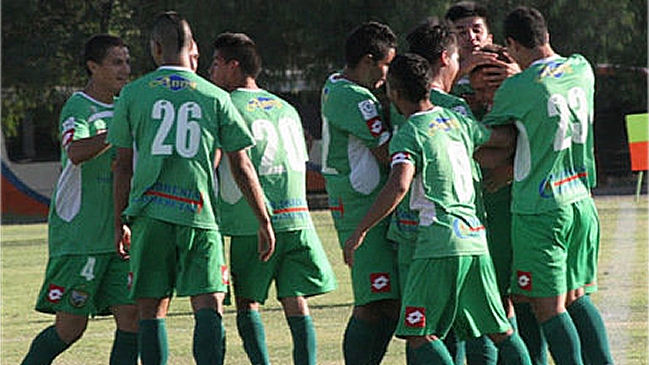 Trasandino venció a U. Española en el arranque de la cuarta fecha de la Segunda División Trasandino venció a U. Española en el arranque de la cuarta fecha de la Segunda División