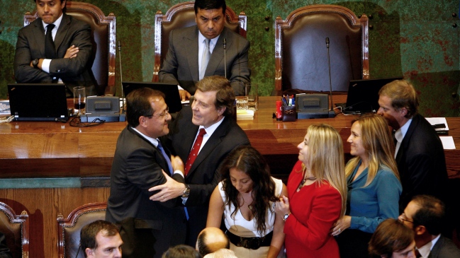 Revisa cómo votaron los diputados la acusación contra Beyer Revisa cómo votaron los diputados la acusación contra Beyer