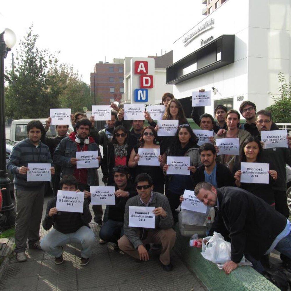 Trabajadores de radio ADN iniciaron huelga Trabajadores de radio ADN iniciaron huelga