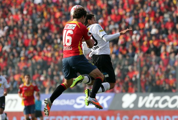 La escuadra de Unión Española venció por 1-0 a Colo Colo en el Estadio Santa Laura y se proclamó por séptima vez como campeón del futbol chileno. La escuadra de Unión Española venció por 1-0 a Colo Colo en el Estadio Santa Laura y se proclamó por séptima vez como campeón del futbol chileno.