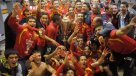 Los festejos de U. Española en el camarín y de sus hinchas en Plaza Italia