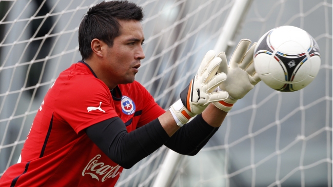 Miguel Pinto: Siempre he visto a Isla entregando todo a la selección