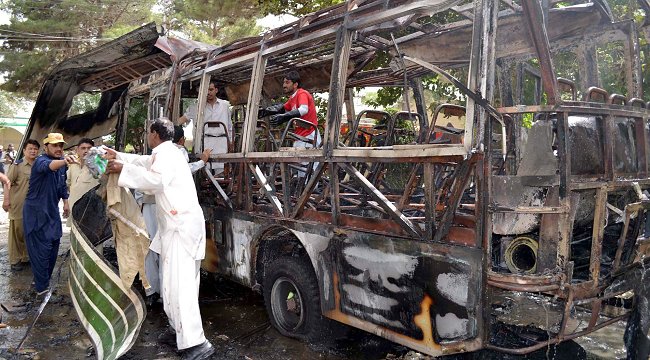 Pakistán: 11 mujeres murieron en atentado contra universidad