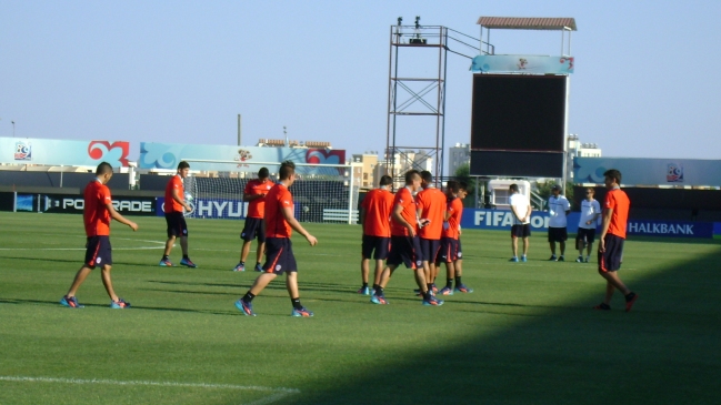 Angelo Henríquez participó de reconocimiento de cancha junto al plantel de la sub 20 Angelo Henríquez participó de reconocimiento de cancha junto al plantel de la sub 20