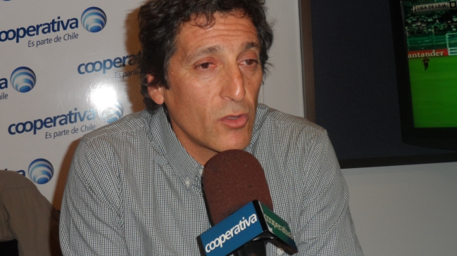 Mario Salas: Puse a Henríquez por la derecha porque creo que era un aporte Mario Salas: Puse a Henríquez por la derecha porque creo que era un aporte