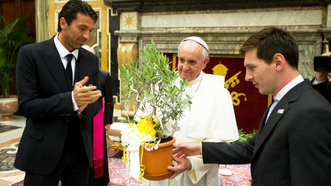Francisco recibió a las selecciones de Argentina e Italia en el Vaticano Francisco recibió a las selecciones de Argentina e Italia en el Vaticano