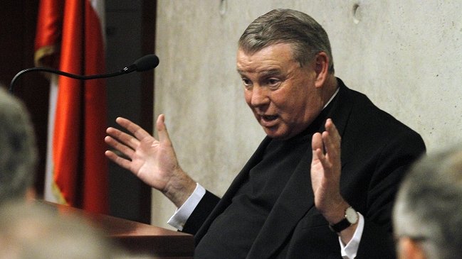 Sacerdote John O'Reilly enfrenta su formalización