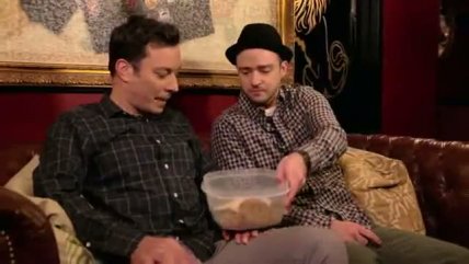   Jimmy Fallon y Justin Timberlake muestran como suena una conversación real con hashtags 