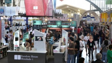   Así se desarrolla la 33ª Feria Internacional del Libro de Santiago 