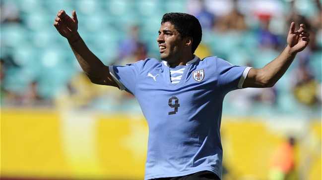 Suárez y Cavani comandarán a Uruguay en el repechaje ante Jordania Suárez y Cavani comandarán a Uruguay en el repechaje ante Jordania