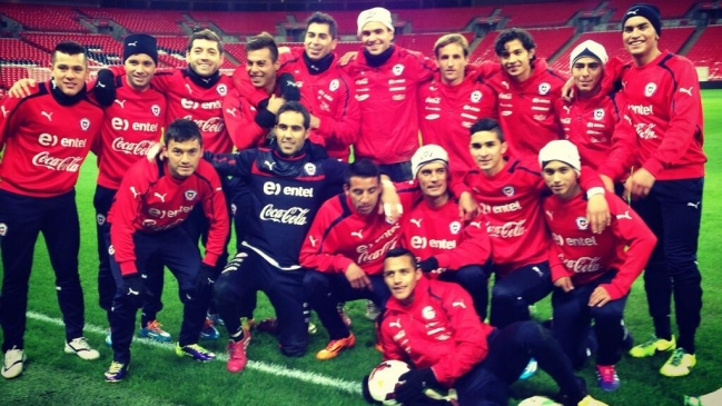La selección chilena reconoció la cancha del Estadio Wembley La selección chilena reconoció la cancha del Estadio Wembley
