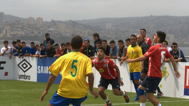 Se lanzó el Mundial de Fútbol Calle 2014 a bordo de un buque en Valparaíso Se lanzó el Mundial de Fútbol Calle 2014 a bordo de un buque en Valparaíso