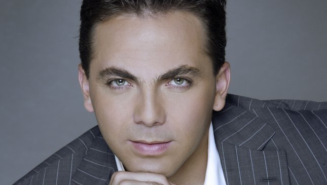 Cristian Castro se refirió a su polémica foto semi desnudo Cristian Castro se refirió a su polémica foto semi desnudo