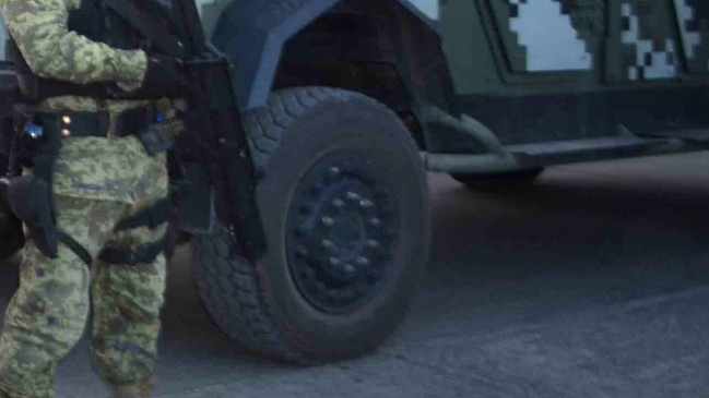Militares ecuatorianos encontraron más de medio millón de dólares en camioneta Militares ecuatorianos encontraron más de medio millón de dólares en camioneta