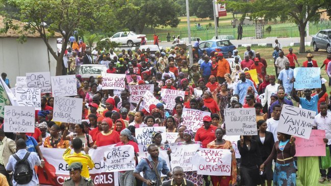 Grupo islámico radical reivindicó secuestro de 200 niñas nigerianas