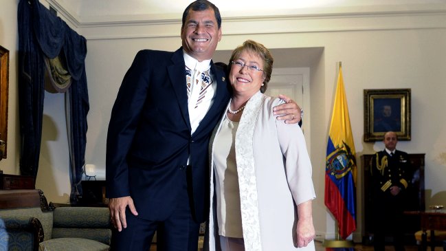 Rafael Correa se reunió con Michelle Bachelet en La Moneda Rafael Correa se reunió con Michelle Bachelet en La Moneda