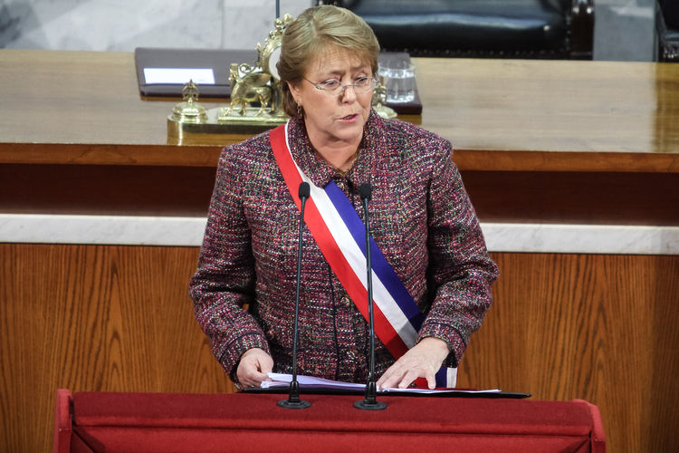 Presidenta Bachelet llama a legislar con Presidenta Bachelet llama a legislar con
