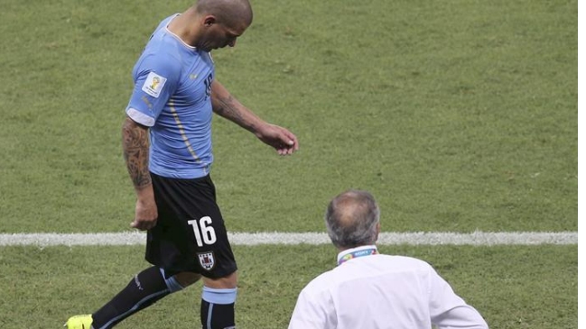 Una dolida prensa uruguaya lamentó la sorpresiva derrota ante Costa Rica Una dolida prensa uruguaya lamentó la sorpresiva derrota ante Costa Rica