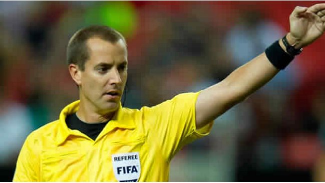 Arbitro estadounidense pitará el partido entre Chile y España Arbitro estadounidense pitará el partido entre Chile y España