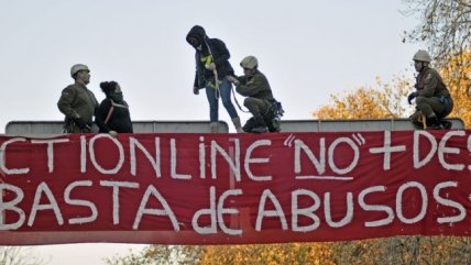   Con dos detenidas terminó protesta de trabajadoras de call center 