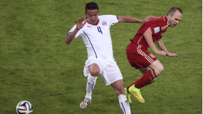 Mauricio Isla salió de Toca da Raposa para hacerse exámenes médicos Mauricio Isla salió de Toca da Raposa para hacerse exámenes médicos