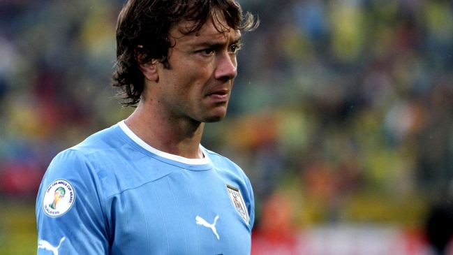 Capitán uruguayo Diego Lugano también será baja frente a Italia Capitán uruguayo Diego Lugano también será baja frente a Italia