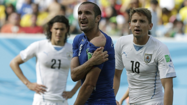Diego Lugano: Si Giorgio Chiellini acusó a Luis Suárez no lo vamos a respetar Diego Lugano: Si Giorgio Chiellini acusó a Luis Suárez no lo vamos a respetar