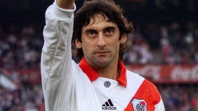 Francescoli en defensa de Suárez: Francescoli en defensa de Suárez: