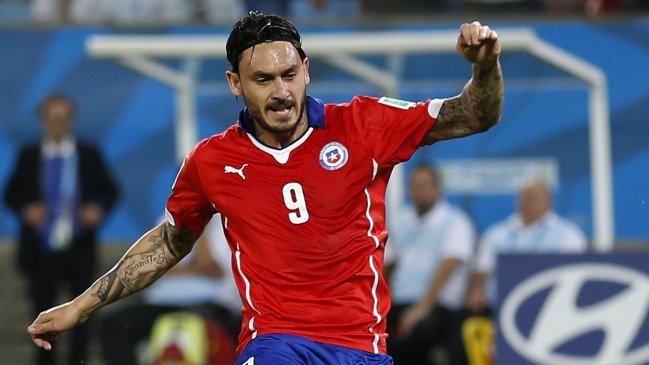 Mauricio Pinilla: A Brasil hay que ganarle con el partido perfecto Mauricio Pinilla: A Brasil hay que ganarle con el partido perfecto