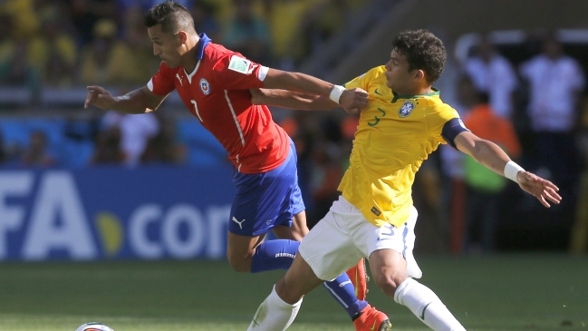Chile enfrenta a Brasil por el paso a cuartos de final del Mundial Chile enfrenta a Brasil por el paso a cuartos de final del Mundial