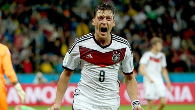 Alemania sufrió ante Argelia para avanzar a cuartos de final Alemania sufrió ante Argelia para avanzar a cuartos de final