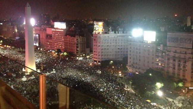 Argentinos celebran clasificación a la final del Mundial Argentinos celebran clasificación a la final del Mundial