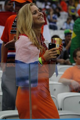El público femenino se hizo presente en el Estadio Arena de Sao Paulo donde Argentina clasificó a la final del Mundial de Brasil 2014 luego de derrotar en penales a Holanda. El público femenino se hizo presente en el Estadio Arena de Sao Paulo donde Argentina clasificó a la final del Mundial de Brasil 2014 luego de derrotar en penales a Holanda.