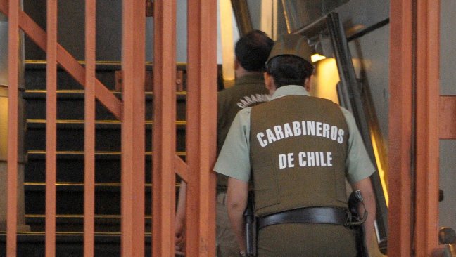 Artefacto explosivo detonó en estación Los Dominicos del Metro Artefacto explosivo detonó en estación Los Dominicos del Metro