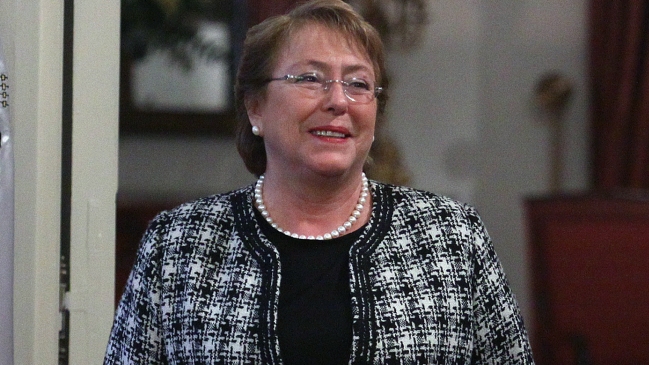Bachelet viajó a Brasil para cumbre de BRICS y encuentro con presidente chino Bachelet viajó a Brasil para cumbre de BRICS y encuentro con presidente chino