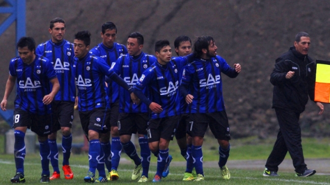 Huachipato superó con claridad a Ñublense en su debut en el Torneo de Apertura Huachipato superó con claridad a Ñublense en su debut en el Torneo de Apertura