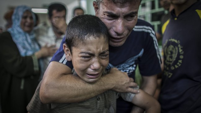 Al menos 17 muertos, entre ellos varios niños, tras bombardeo israelí a escuela en Gaza